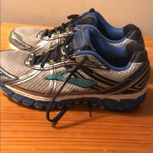 Brooks shoes